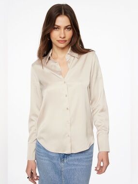 Dynamite Slim Satin Button-Front Blouse in Beige/Cream - Size M